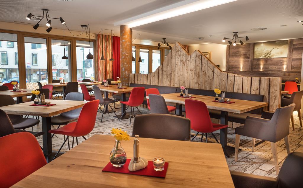 Alpenparks Hotel & Apartment Central Zell Am See Zell am See Exterior foto