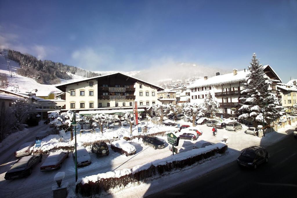 Alpenparks Hotel & Apartment Central Zell Am See Zell am See Exterior foto