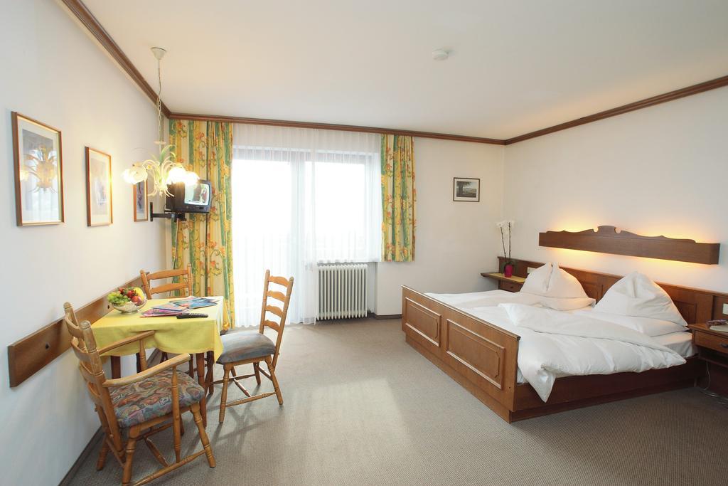 Alpenparks Hotel & Apartment Central Zell Am See Zell am See Quarto foto