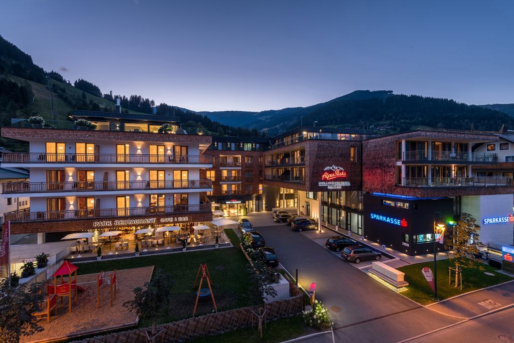 Alpenparks Hotel & Apartment Central Zell Am See Zell am See Exterior foto